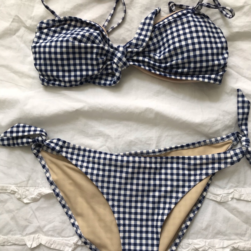 Gingham Bikini 🌞🌊